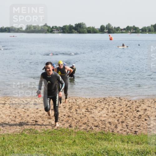 21.06.2025 - 27. Vierlanden-Triathlon MichiJ http://msf.ph/oto/7976830 15.06.2026 08:43:58 Schwimmen 23, 84, 97, 113, 153, 183 meine-sportfotos.de