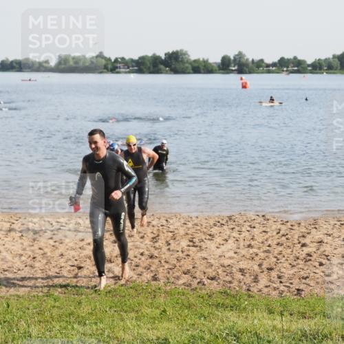 21.06.2025 - 27. Vierlanden-Triathlon MichiJ http://msf.ph/oto/7976834 15.06.2026 08:43:58 Schwimmen 23, 84, 97, 113, 153, 183 meine-sportfotos.de