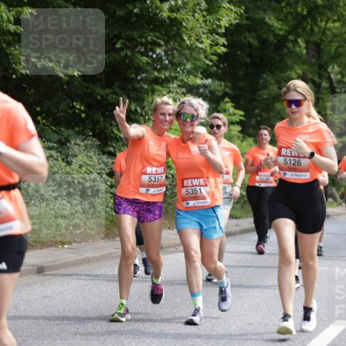 15.06.2025 - REWE Women's Run Jannik Wohlers http://msf.ph/oto/7976861 15.06.2025 10:11:47 Laufen 5642, 5357, 5126, 5603, 5109, 5479, 5351, 5138 meine-sportfotos.de