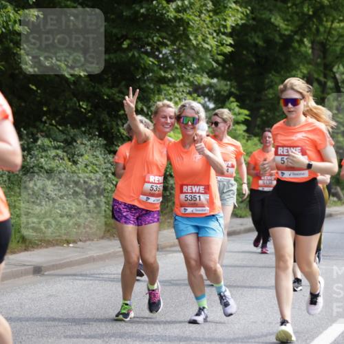 15.06.2025 - REWE Women's Run Jannik Wohlers http://msf.ph/oto/7976866 15.06.2025 10:11:47 Laufen 5642, 5357, 5351, 5, 5603, 5138, 5479, 5109 meine-sportfotos.de