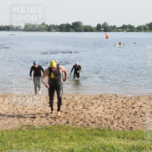 21.06.2025 - 27. Vierlanden-Triathlon MichiJ http://msf.ph/oto/7976880 15.06.2026 08:44:00 Schwimmen 23, 84, 97, 153, 183 meine-sportfotos.de