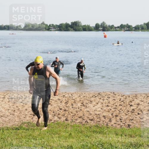 21.06.2025 - 27. Vierlanden-Triathlon MichiJ http://msf.ph/oto/7976903 15.06.2026 08:44:01 Schwimmen 23, 84, 97, 153, 183 meine-sportfotos.de