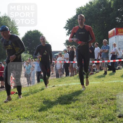 15.06.2025 - 27. Vierlanden-Triathlon KatJ http://msf.ph/oto/7976914 15.06.2025 08:35:01 Schwimmen 12, 43, 80, 124, 149, 159, 186 meine-sportfotos.de