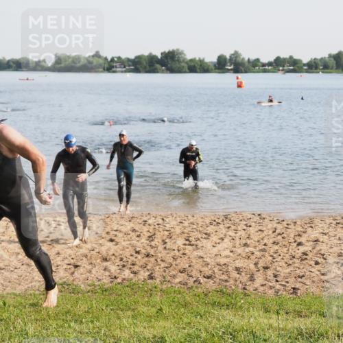 21.06.2025 - 27. Vierlanden-Triathlon MichiJ http://msf.ph/oto/7976936 15.06.2026 08:44:02 Schwimmen 23, 84, 97, 153, 183 meine-sportfotos.de