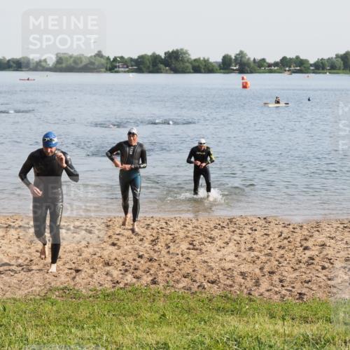 21.06.2025 - 27. Vierlanden-Triathlon MichiJ http://msf.ph/oto/7976962 15.06.2026 08:44:04 Schwimmen 23, 97, 153, 183 meine-sportfotos.de