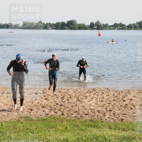 21.06.2025 - 27. Vierlanden-Triathlon MichiJ http://msf.ph/oto/7976967 15.06.2026 08:44:04 Schwimmen 23, 97, 153, 183 meine-sportfotos.de