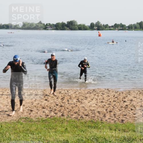 21.06.2025 - 27. Vierlanden-Triathlon MichiJ http://msf.ph/oto/7976971 15.06.2026 08:44:04 Schwimmen 23, 97, 153, 183 meine-sportfotos.de