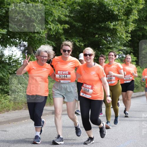 15.06.2025 - REWE Women's Run Jannik Wohlers http://msf.ph/oto/7976981 15.06.2025 10:11:50 Laufen 5144, 5358, 5560, 5278, 5109, 560, 5479 meine-sportfotos.de
