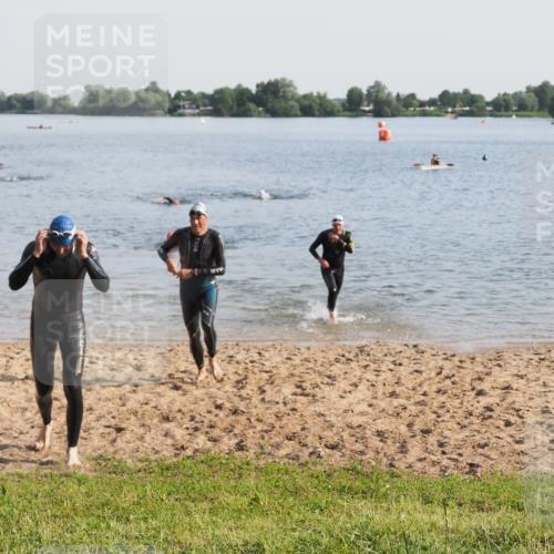 21.06.2025 - 27. Vierlanden-Triathlon MichiJ http://msf.ph/oto/7976982 15.06.2026 08:44:04 Schwimmen 23, 97, 153, 183 meine-sportfotos.de
