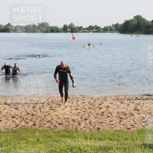 21.06.2025 - 27. Vierlanden-Triathlon MichiJ http://msf.ph/oto/7977057 15.06.2026 08:44:09 Schwimmen 97, 130, 153, 174, 183 meine-sportfotos.de