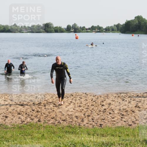 21.06.2025 - 27. Vierlanden-Triathlon MichiJ http://msf.ph/oto/7977079 15.06.2026 08:44:10 Schwimmen 97, 130, 153, 174 meine-sportfotos.de