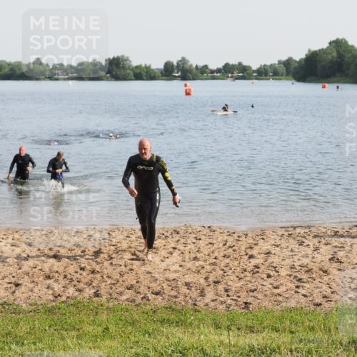 21.06.2025 - 27. Vierlanden-Triathlon MichiJ http://msf.ph/oto/7977085 15.06.2026 08:44:10 Schwimmen 97, 130, 153, 174 meine-sportfotos.de