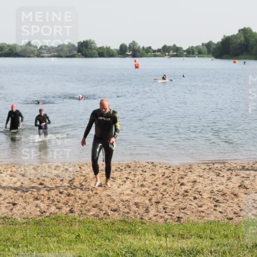 21.06.2025 - 27. Vierlanden-Triathlon MichiJ http://msf.ph/oto/7977096 15.06.2026 08:44:10 Schwimmen 97, 130, 153, 174 meine-sportfotos.de