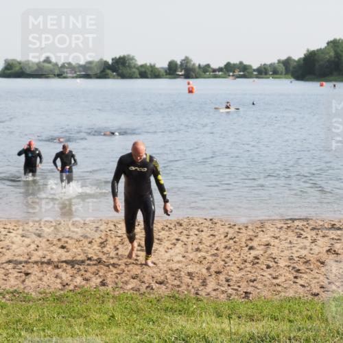 21.06.2025 - 27. Vierlanden-Triathlon MichiJ http://msf.ph/oto/7977112 15.06.2026 08:44:11 Schwimmen 97, 130, 153, 174 meine-sportfotos.de