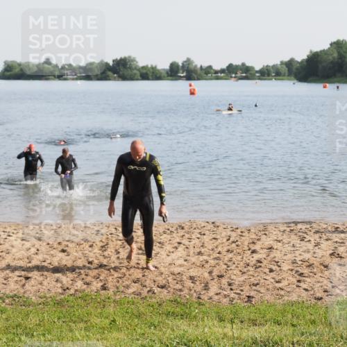 21.06.2025 - 27. Vierlanden-Triathlon MichiJ http://msf.ph/oto/7977117 15.06.2026 08:44:11 Schwimmen 97, 130, 153, 174 meine-sportfotos.de