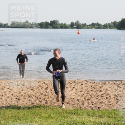 21.06.2025 - 27. Vierlanden-Triathlon MichiJ http://msf.ph/oto/7977154 15.06.2026 08:44:16 Schwimmen 130, 173, 174 meine-sportfotos.de