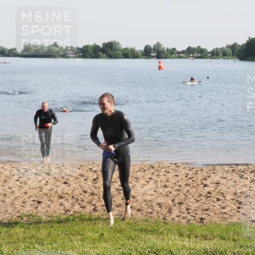 21.06.2025 - 27. Vierlanden-Triathlon MichiJ http://msf.ph/oto/7977159 15.06.2026 08:44:17 Schwimmen 130, 173, 174 meine-sportfotos.de