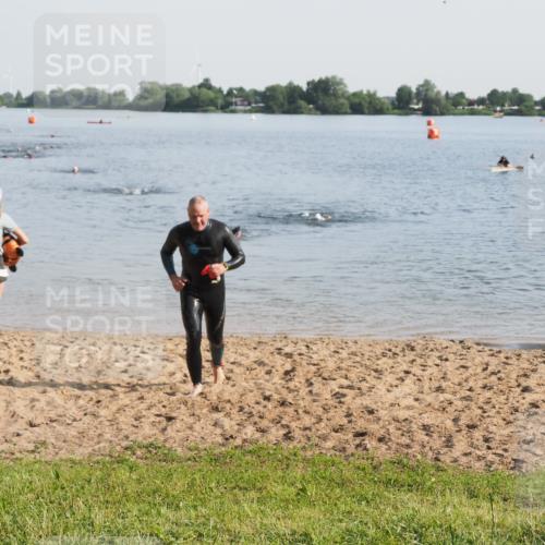 21.06.2025 - 27. Vierlanden-Triathlon MichiJ http://msf.ph/oto/7977190 15.06.2026 08:44:20 Schwimmen 130, 173, 174 meine-sportfotos.de