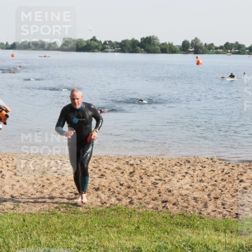 21.06.2025 - 27. Vierlanden-Triathlon MichiJ http://msf.ph/oto/7977209 15.06.2026 08:44:21 Schwimmen 130, 173, 174 meine-sportfotos.de