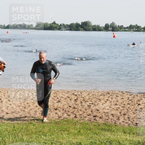 21.06.2025 - 27. Vierlanden-Triathlon MichiJ http://msf.ph/oto/7977218 15.06.2026 08:44:21 Schwimmen 130, 173, 174 meine-sportfotos.de