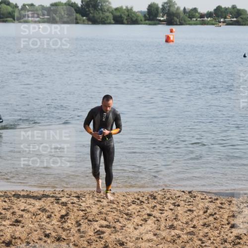 21.06.2025 - 27. Vierlanden-Triathlon MichiJ http://msf.ph/oto/7977327 15.06.2026 08:44:44 Schwimmen 81 meine-sportfotos.de
