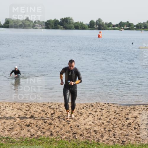 21.06.2025 - 27. Vierlanden-Triathlon MichiJ http://msf.ph/oto/7977339 15.06.2026 08:44:46 Schwimmen 81, 160 meine-sportfotos.de