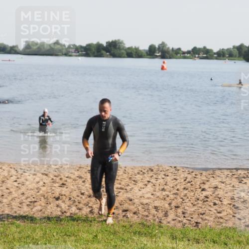 21.06.2025 - 27. Vierlanden-Triathlon MichiJ http://msf.ph/oto/7977350 15.06.2026 08:44:47 Schwimmen 81, 160 meine-sportfotos.de