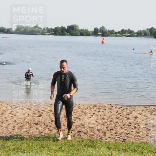 21.06.2025 - 27. Vierlanden-Triathlon MichiJ http://msf.ph/oto/7977352 15.06.2026 08:44:47 Schwimmen 81, 160 meine-sportfotos.de