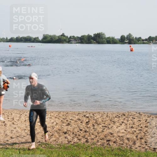 21.06.2025 - 27. Vierlanden-Triathlon MichiJ http://msf.ph/oto/7977372 15.06.2026 08:44:54 Schwimmen 81, 160 meine-sportfotos.de
