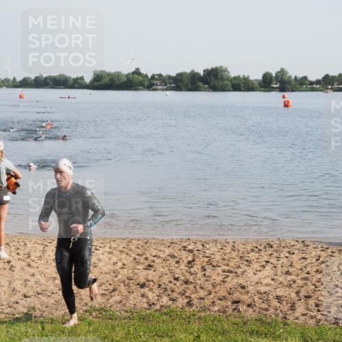 21.06.2025 - 27. Vierlanden-Triathlon MichiJ http://msf.ph/oto/7977375 15.06.2026 08:44:54 Schwimmen 81, 160 meine-sportfotos.de