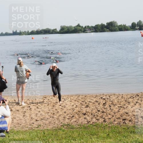 21.06.2025 - 27. Vierlanden-Triathlon MichiJ http://msf.ph/oto/7977382 15.06.2026 08:45:11 Schwimmen 127 meine-sportfotos.de