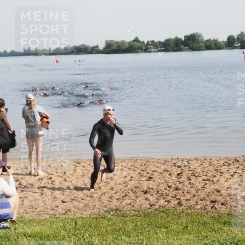 21.06.2025 - 27. Vierlanden-Triathlon MichiJ http://msf.ph/oto/7977411 15.06.2026 08:45:12 Schwimmen 127 meine-sportfotos.de