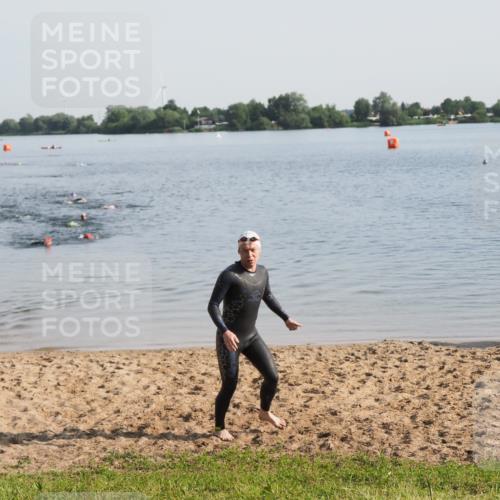 21.06.2025 - 27. Vierlanden-Triathlon MichiJ http://msf.ph/oto/7977427 15.06.2026 08:45:13 Schwimmen 127 meine-sportfotos.de