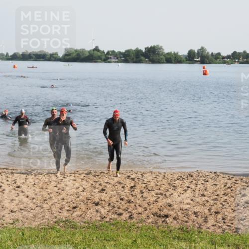 21.06.2025 - 27. Vierlanden-Triathlon MichiJ http://msf.ph/oto/7977430 15.06.2026 08:45:36 Schwimmen 104, 116, 145 meine-sportfotos.de