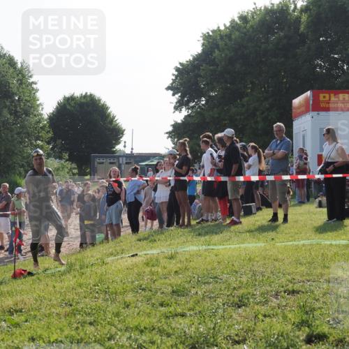 15.06.2025 - 27. Vierlanden-Triathlon KatJ http://msf.ph/oto/7977471 15.06.2025 08:36:51 Schwimmen 39, 83 meine-sportfotos.de