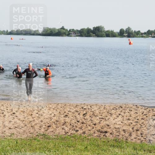 21.06.2025 - 27. Vierlanden-Triathlon MichiJ http://msf.ph/oto/7977506 15.06.2026 08:45:41 Schwimmen 104, 116, 125, 145 meine-sportfotos.de