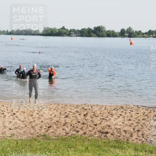21.06.2025 - 27. Vierlanden-Triathlon MichiJ http://msf.ph/oto/7977509 15.06.2026 08:45:41 Schwimmen 104, 116, 125, 145 meine-sportfotos.de