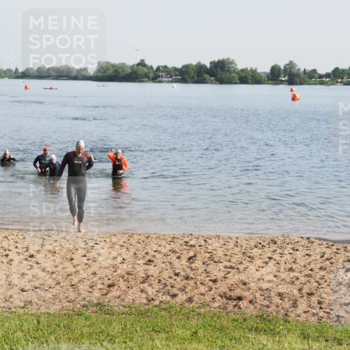 21.06.2025 - 27. Vierlanden-Triathlon MichiJ http://msf.ph/oto/7977514 15.06.2026 08:45:42 Schwimmen 104, 116, 125, 145 meine-sportfotos.de