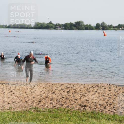 21.06.2025 - 27. Vierlanden-Triathlon MichiJ http://msf.ph/oto/7977527 15.06.2026 08:45:43 Schwimmen 104, 116, 125, 145 meine-sportfotos.de