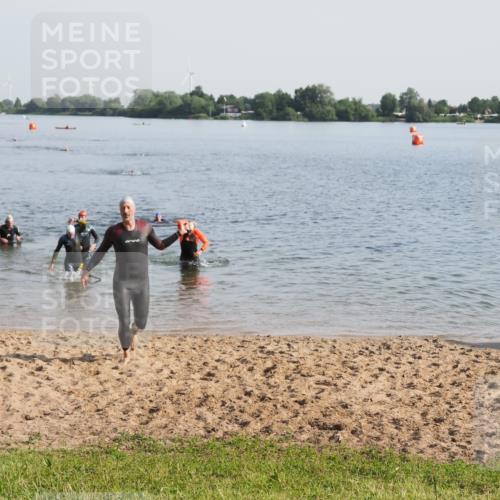 21.06.2025 - 27. Vierlanden-Triathlon MichiJ http://msf.ph/oto/7977537 15.06.2026 08:45:44 Schwimmen 104, 116, 125, 145, 150 meine-sportfotos.de
