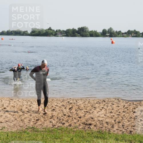 21.06.2025 - 27. Vierlanden-Triathlon MichiJ http://msf.ph/oto/7977550 15.06.2026 08:45:45 Schwimmen 13, 104, 116, 125, 145, 150 meine-sportfotos.de