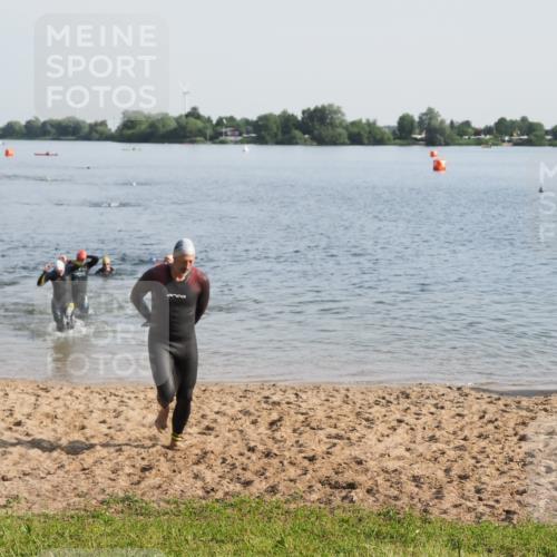 21.06.2025 - 27. Vierlanden-Triathlon MichiJ http://msf.ph/oto/7977556 15.06.2026 08:45:45 Schwimmen 13, 104, 116, 125, 145, 150 meine-sportfotos.de
