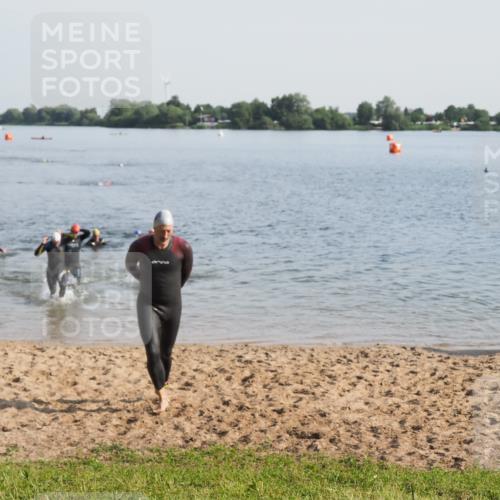 21.06.2025 - 27. Vierlanden-Triathlon MichiJ http://msf.ph/oto/7977559 15.06.2026 08:45:45 Schwimmen 13, 104, 116, 125, 145, 150 meine-sportfotos.de