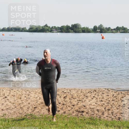 21.06.2025 - 27. Vierlanden-Triathlon MichiJ http://msf.ph/oto/7977577 15.06.2026 08:45:46 Schwimmen 13, 104, 106, 116, 125, 150 meine-sportfotos.de
