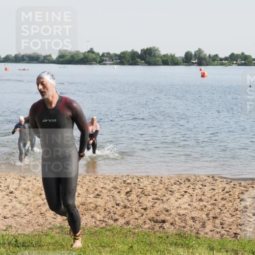 21.06.2025 - 27. Vierlanden-Triathlon MichiJ http://msf.ph/oto/7977583 15.06.2026 08:45:47 Schwimmen 13, 104, 106, 116, 125, 150 meine-sportfotos.de