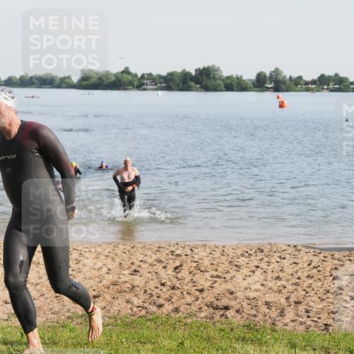 21.06.2025 - 27. Vierlanden-Triathlon MichiJ http://msf.ph/oto/7977589 15.06.2026 08:45:47 Schwimmen 13, 104, 106, 116, 125, 150 meine-sportfotos.de