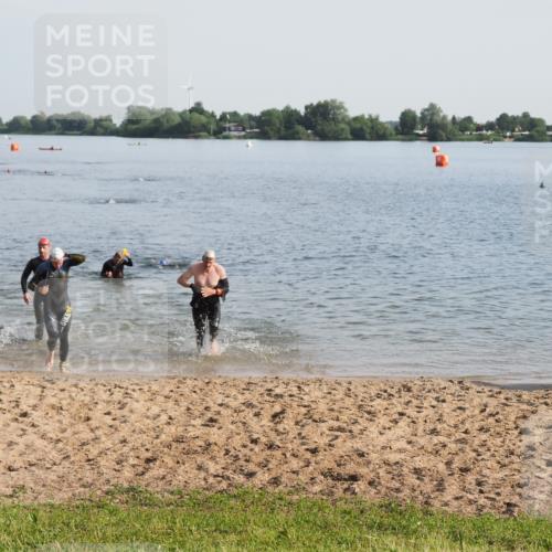 21.06.2025 - 27. Vierlanden-Triathlon MichiJ http://msf.ph/oto/7977604 15.06.2026 08:45:48 Schwimmen 13, 106, 125, 150 meine-sportfotos.de