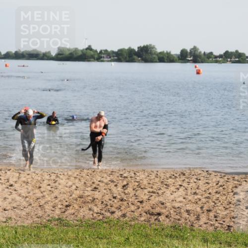 21.06.2025 - 27. Vierlanden-Triathlon MichiJ http://msf.ph/oto/7977617 15.06.2026 08:45:49 Schwimmen 13, 106, 125, 142, 150 meine-sportfotos.de