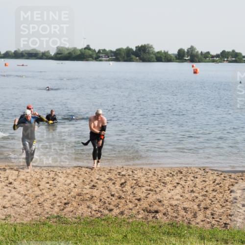 21.06.2025 - 27. Vierlanden-Triathlon MichiJ http://msf.ph/oto/7977623 15.06.2026 08:45:49 Schwimmen 13, 106, 125, 142, 150 meine-sportfotos.de