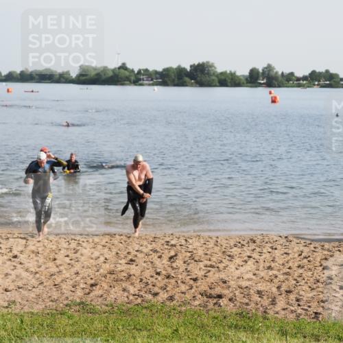 21.06.2025 - 27. Vierlanden-Triathlon MichiJ http://msf.ph/oto/7977626 15.06.2026 08:45:49 Schwimmen 13, 106, 125, 142, 150 meine-sportfotos.de